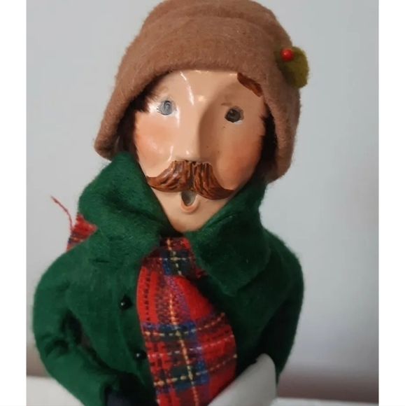 BYERS' CHOICE LTD. 1986 CHRISTMAS CAROLER sheet Music man plaid scarf tan pants - Picture 9 of 9